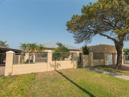 3 Bedroom House in Newton Park