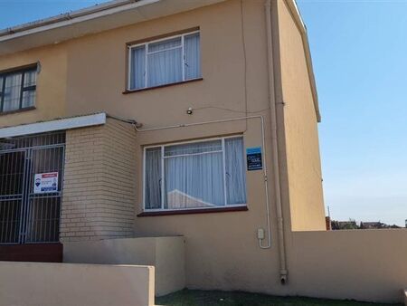 2 Bedroom Townhouse in Newton Park