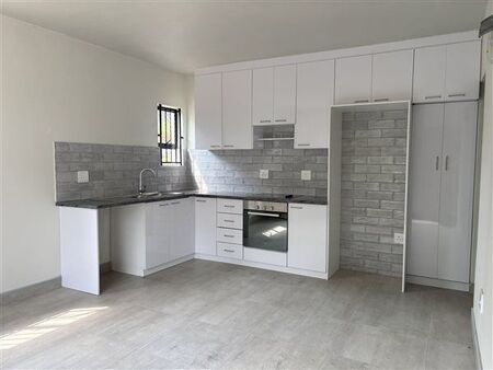 1.5 Bedroom Apartment in Sunningdale