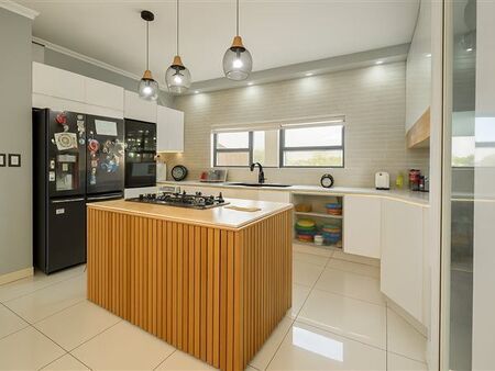 3 Bedroom Apartment in Palm Lakes Estate