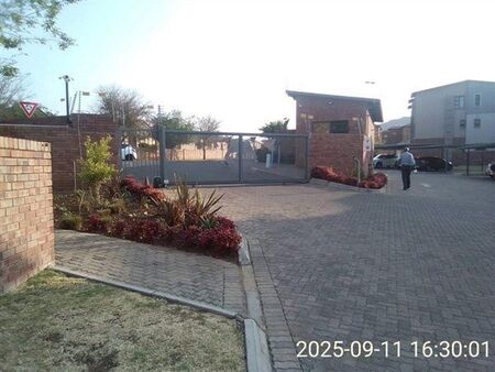 2 Bedroom Apartment in Wilgeheuwel
