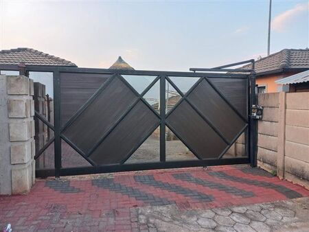 3 Bedroom House in Lotus Gardens
