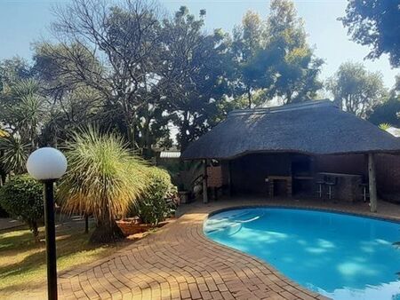 6 Bedroom House in Waterkloof Ridge