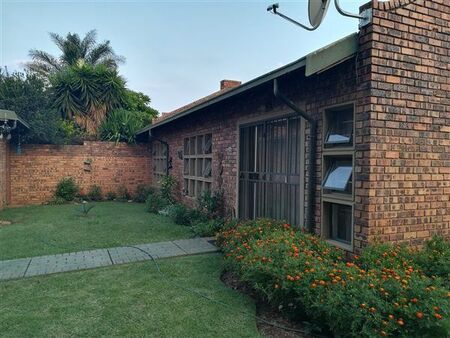 3 Bedroom Simplex in Annlin
