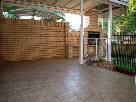 3 Bedroom Duplex in Magalieskruin