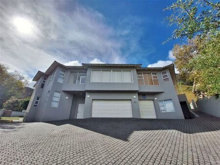 5 Bedroom House in Hermanus Heights