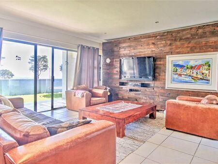 4 Bedroom House in Baronetcy Estate