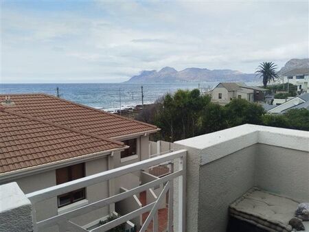 2 Bedroom Flat in St James