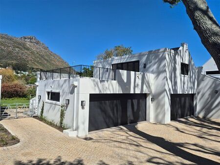 Studio Apartment in Hout Bay and surrounds