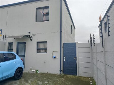 3 Bedroom Townhouse in Grassy Park