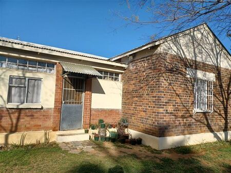2 Bedroom Apartment in Jan Kempdorp