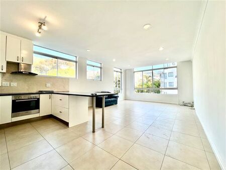 3 Bedroom Flat in Sea Point