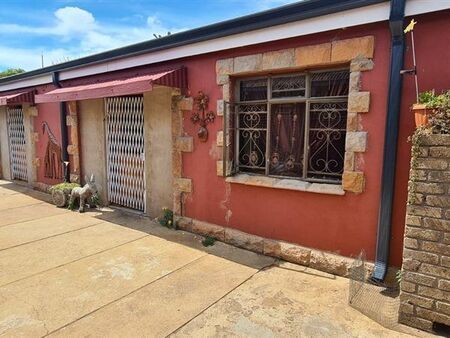 1 Bedroom Apartment in Lydenburg