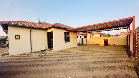 3 Bedroom house to rent in The Orchards, Akasia