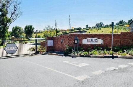 2 Bedroom flat to rent in Wilgeheuwel, Roodepoort