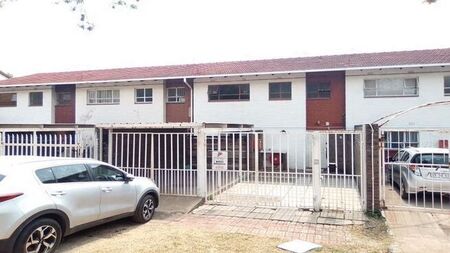3 Bedroom duplex apartment to rent in Windsor West, Randburg