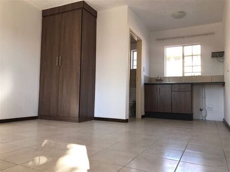 Studio Apartment in Capital Park
