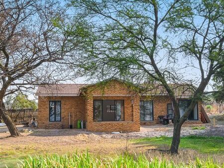 3 Bedroom House in North Riding Ah