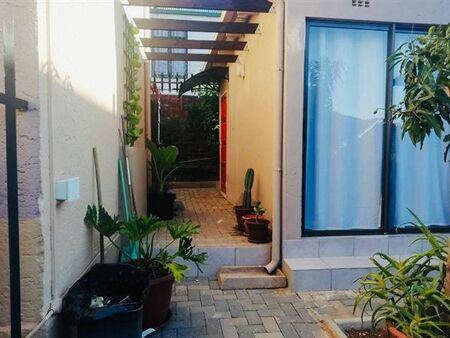 1 Bedroom Apartment in Kensington