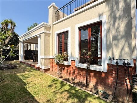 2 Bedroom Townhouse in Sunninghill