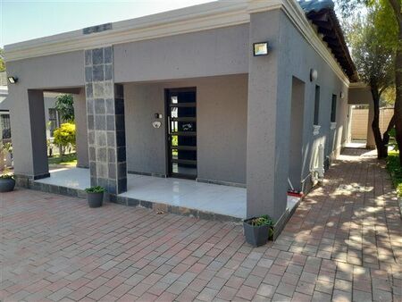 1 Bedroom Apartment in Fourways