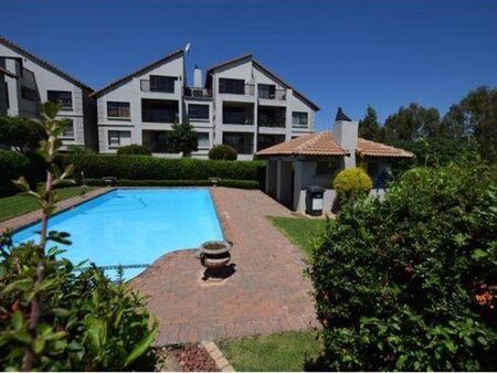 1 Bedroom Townhouse in Sunninghill
