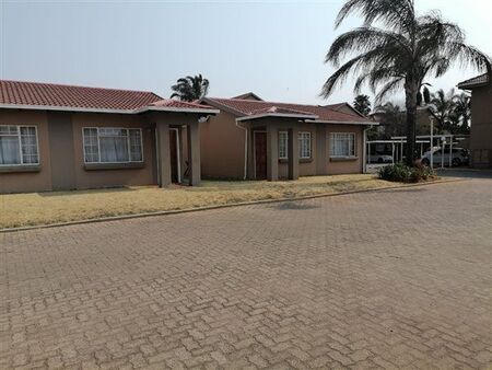 2 Bedroom Townhouse in Kempton Park Ext 2