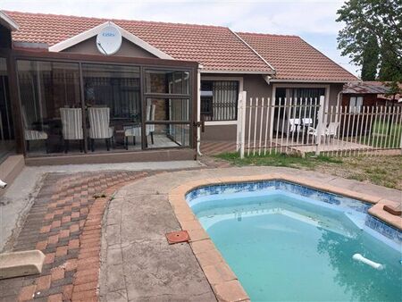 3 Bedroom House in The Reeds