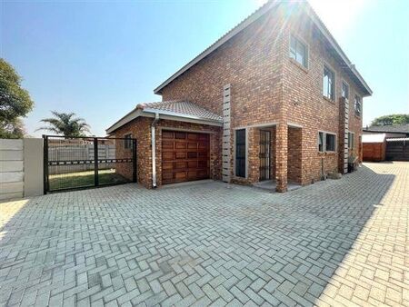 2 Bedroom Townhouse in Brackendowns