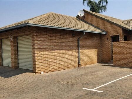 3 Bedroom Townhouse in Eldoraigne