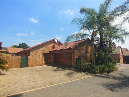 3 Bedroom House in Rooihuiskraal North