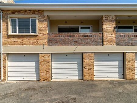 2 Bedroom Apartment in Somerset West Central
