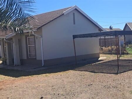 2 Bedroom House in Roodepan