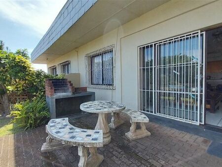 2 Bedroom Apartment in Manaba
