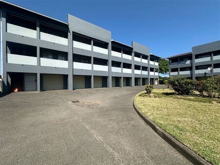 1 Bedroom Apartment in Arboretum