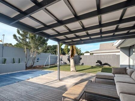 6 Bedroom House in Glenashley