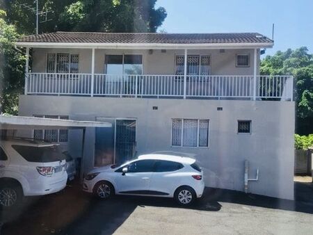2 Bedroom Flat in Montclair