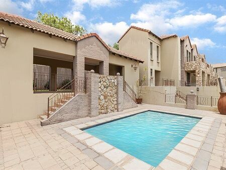3 Bedroom House in Constantia Kloof
