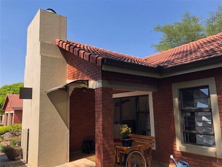 2 Bedroom House in Silver Lakes Golf Estate