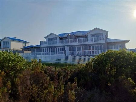 4 Bedroom House in Pinnacle Point Golf Estate