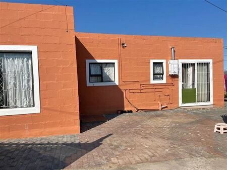 2 Bedroom House in Bongolethu