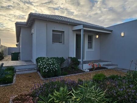 3 Bedroom House in Sunningdale