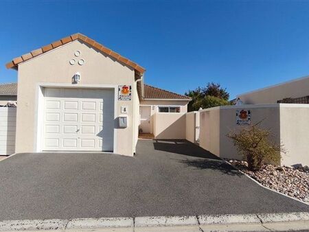 3 Bedroom House in Sunningdale
