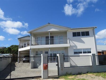 1 Bedroom Flat in Sandbaai