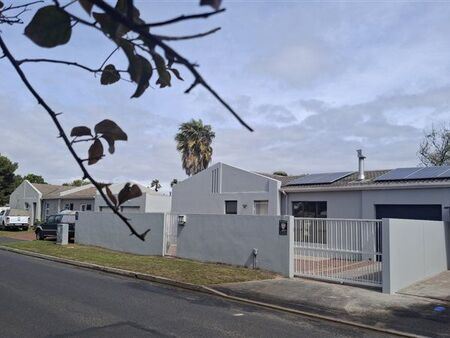 3 Bedroom House in Blouberg Rise