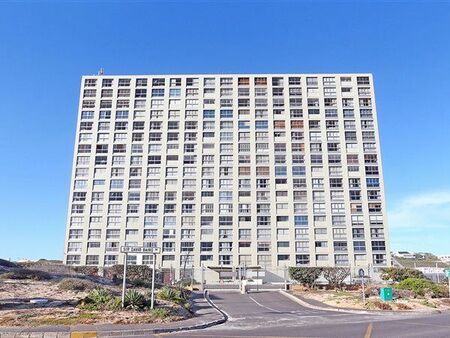 2 Bedroom Apartment in Bloubergstrand