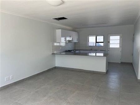 2 Bedroom Townhouse in Grassy Park
