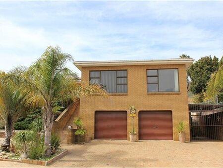 5 Bedroom House in Plattekloof