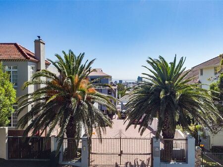 1 Bedroom Apartment in Tamboerskloof