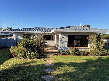 3 Bedroom House in Roux Park